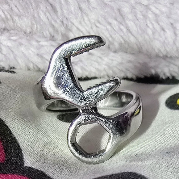 Silver Wrench Adjustable Ring - Picture 3 of 3